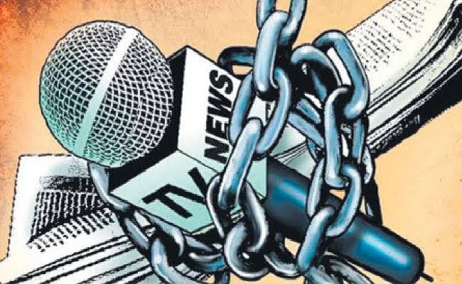 प्रेस की स्वतंत्रता और उसकी छिनती आज़ादी : अतुल यादव